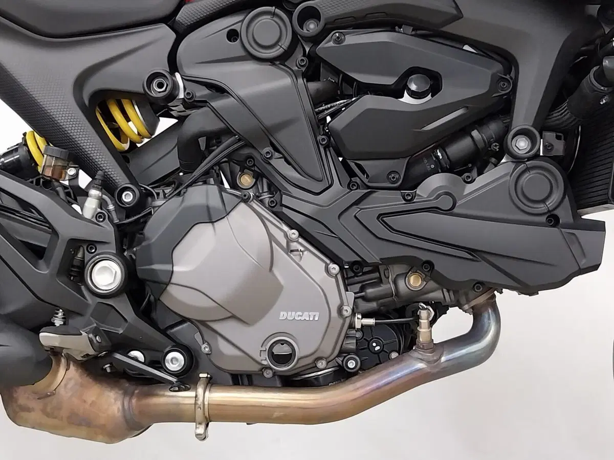 Ducati Monster 937 + (2021 - 25) (12)