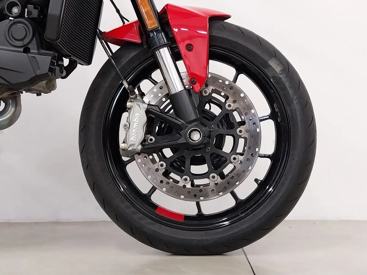 Ducati Monster 937 + (2021 - 25) (13)
