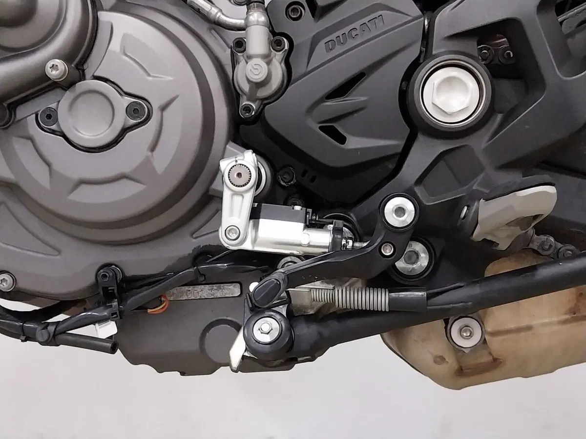 Ducati Monster 937 + (2021 - 25) (20)