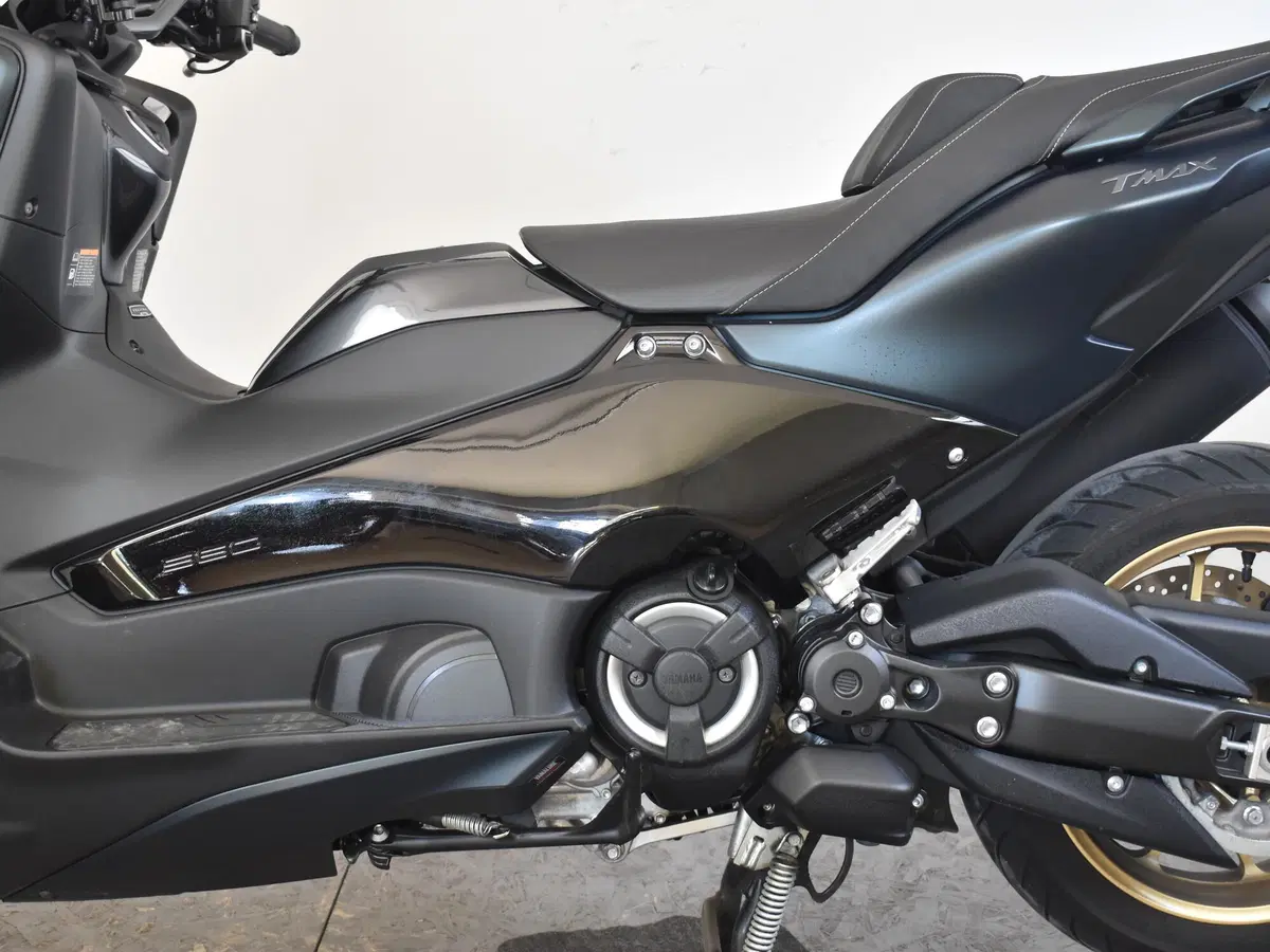 Yamaha T-Max 560 Tech Max (2022 - 24) (13)