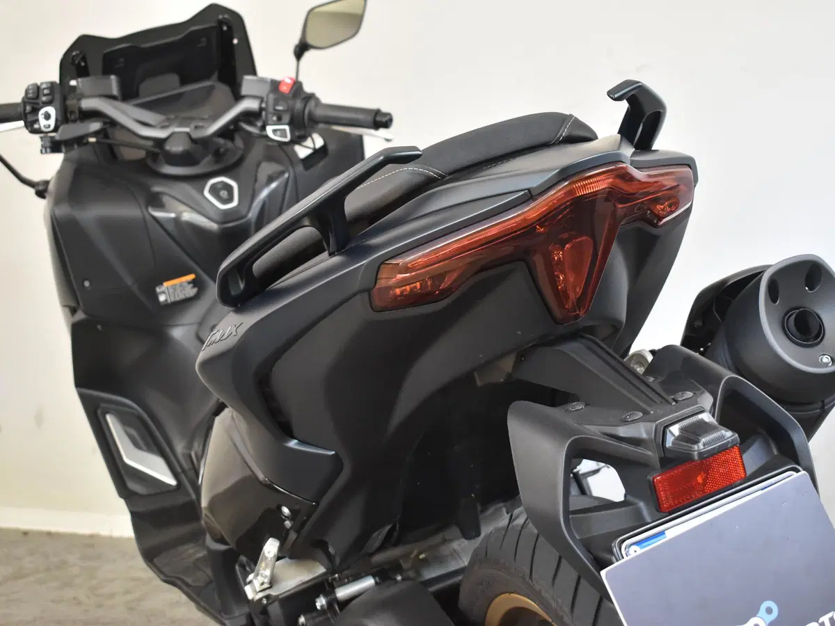 Yamaha T-Max 560 Tech Max (2022 - 24) (16)