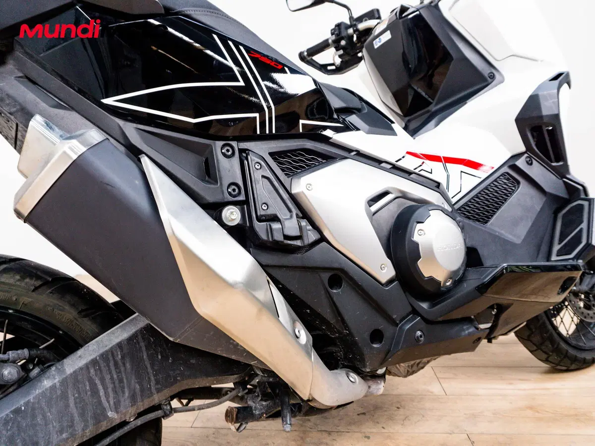 Honda X-ADV 750 (2017) (4)