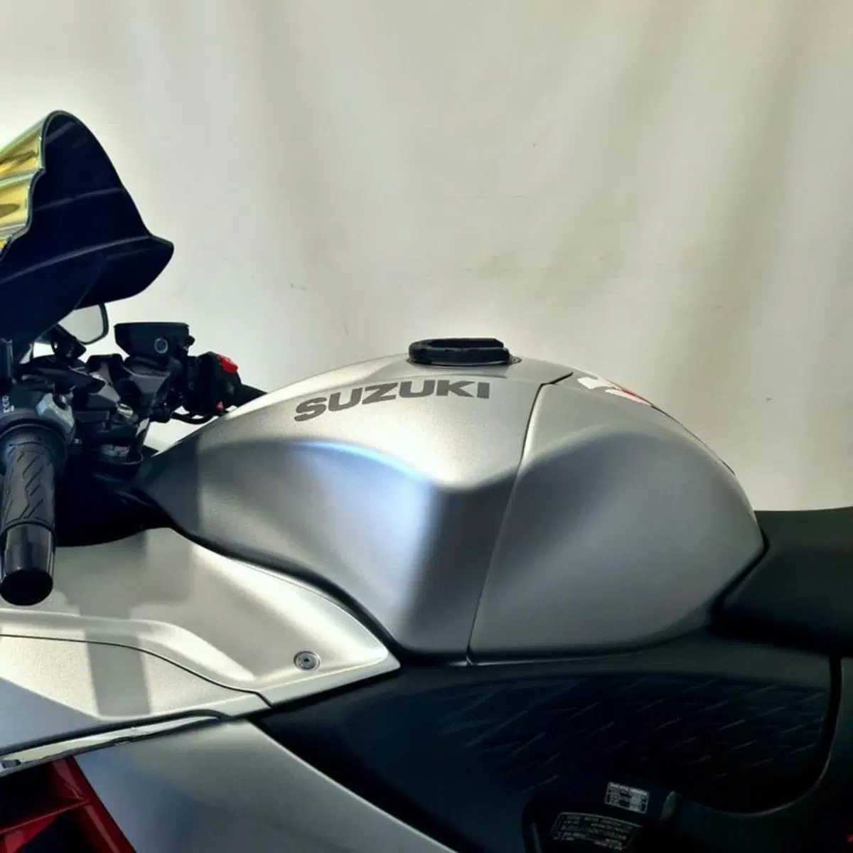 Suzuki GSX 1300 R Hayabusa (2021 - 24) (10)