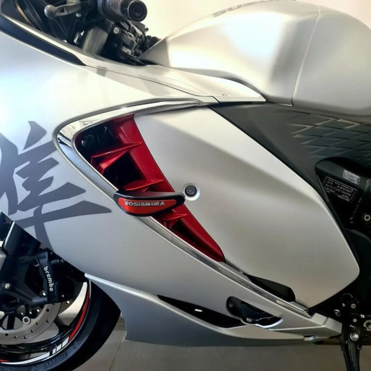 Suzuki GSX 1300 R Hayabusa (2021 - 24) (11)