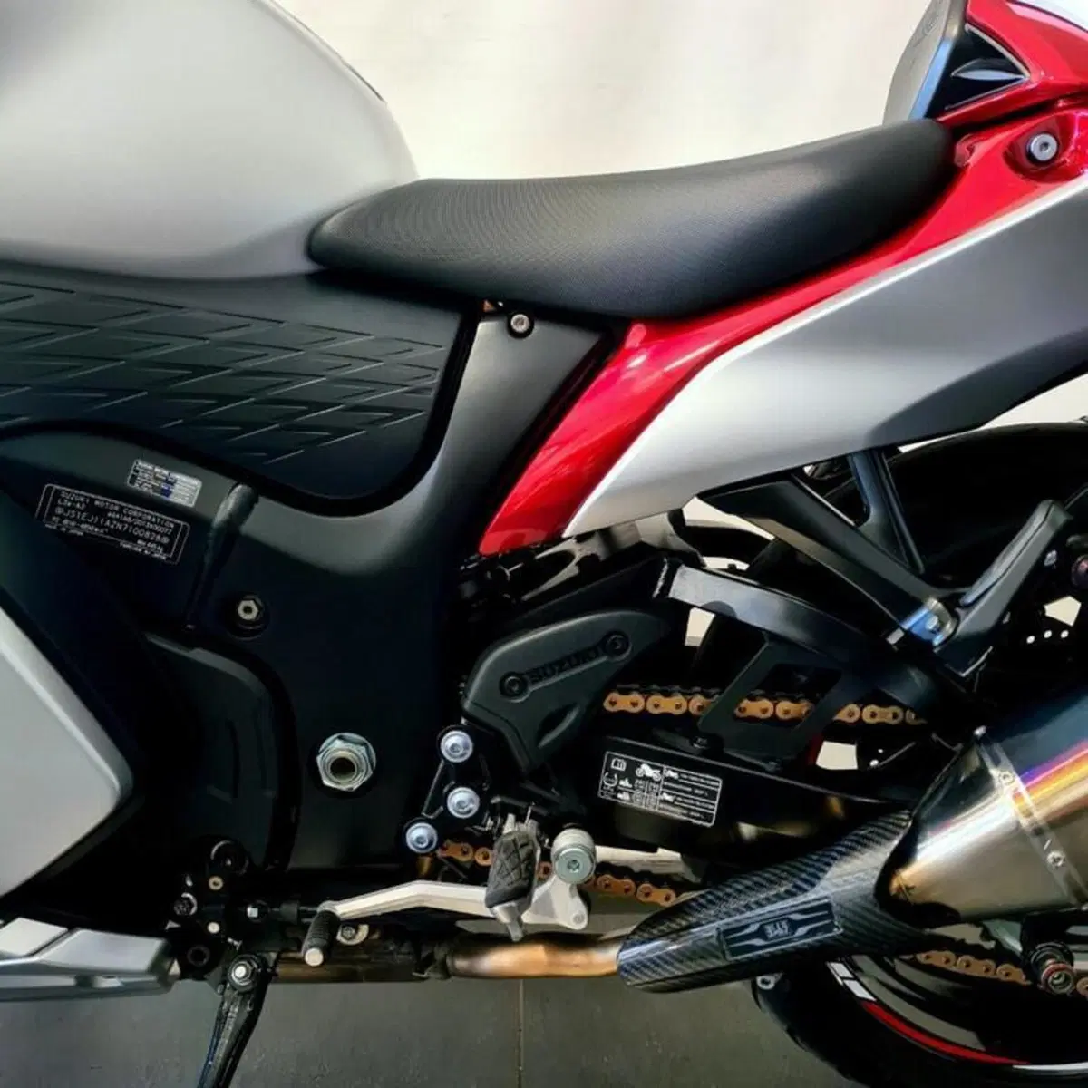 Suzuki GSX 1300 R Hayabusa (2021 - 24) (12)