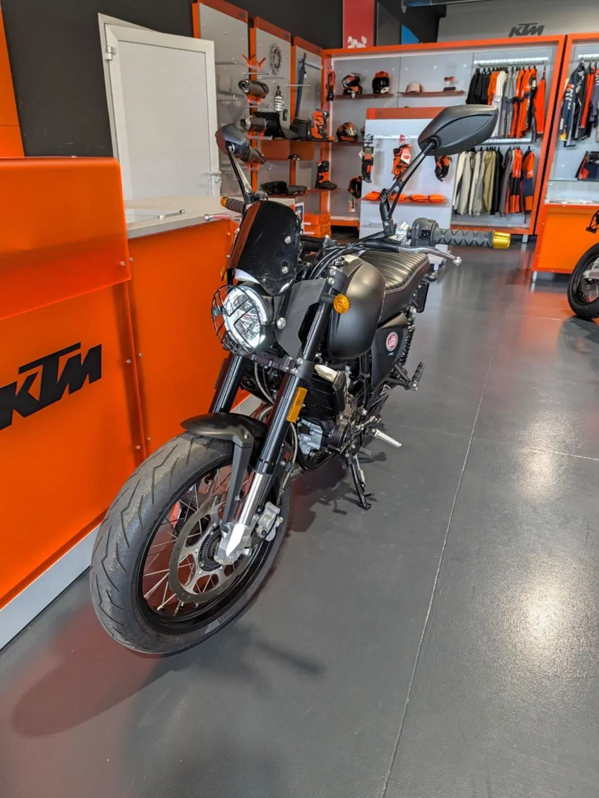Swm Ace of Spades 125 (2022 - 23) (3)