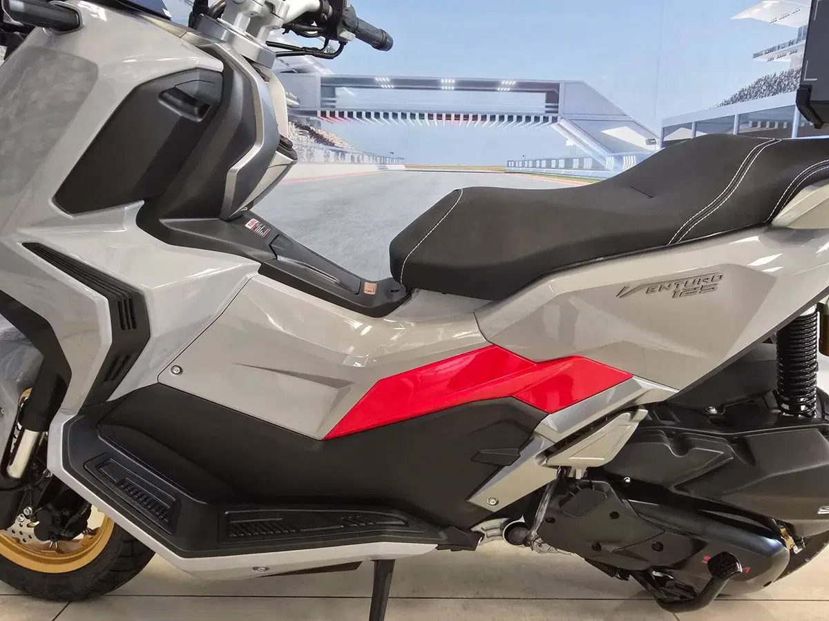 Swm Venturo 125 (2026) (8)
