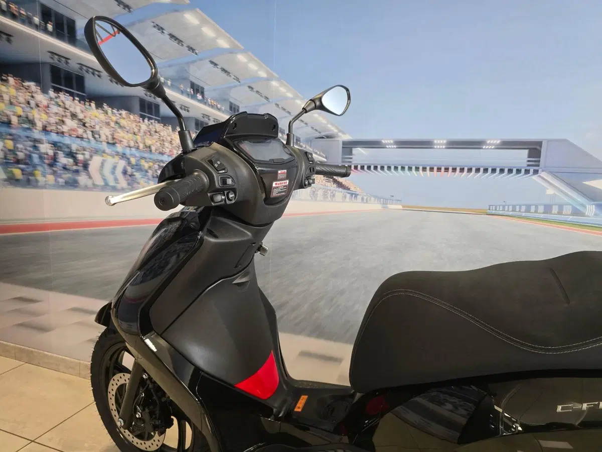 Swm C-Fly 125 (2026) (4)
