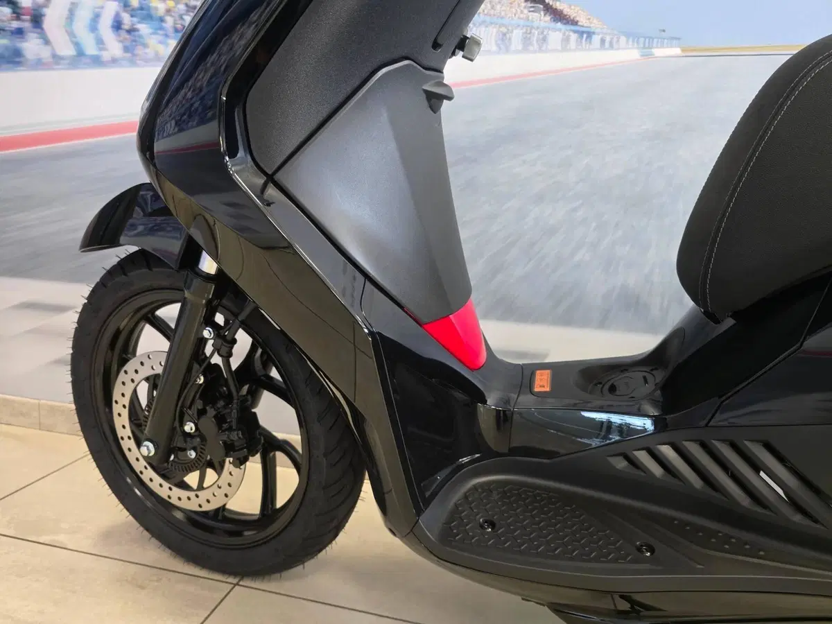 Swm C-Fly 125 (2026) (9)