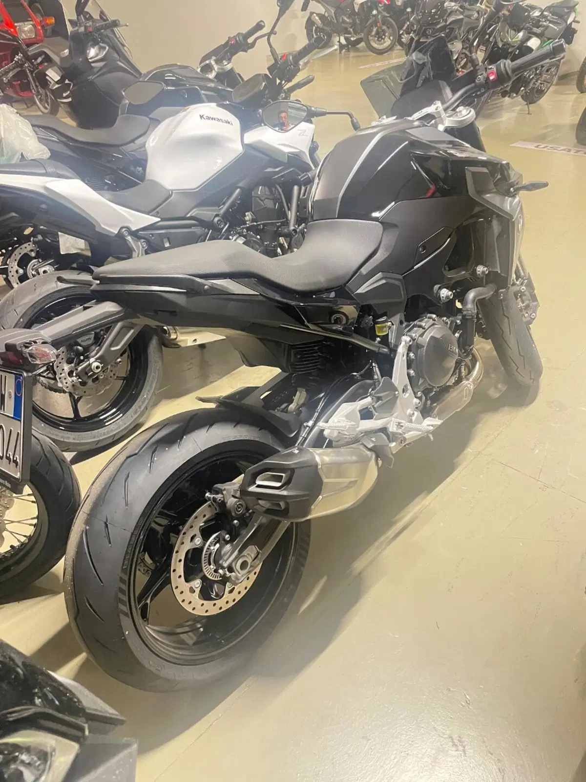 Bmw F 900 R (2025 - 27) (4)