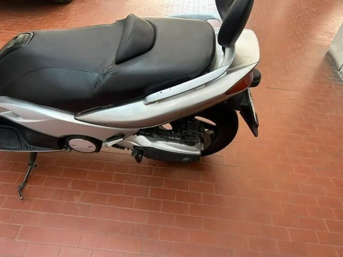 Yamaha T-Max 500 (2004 - 07) (5)