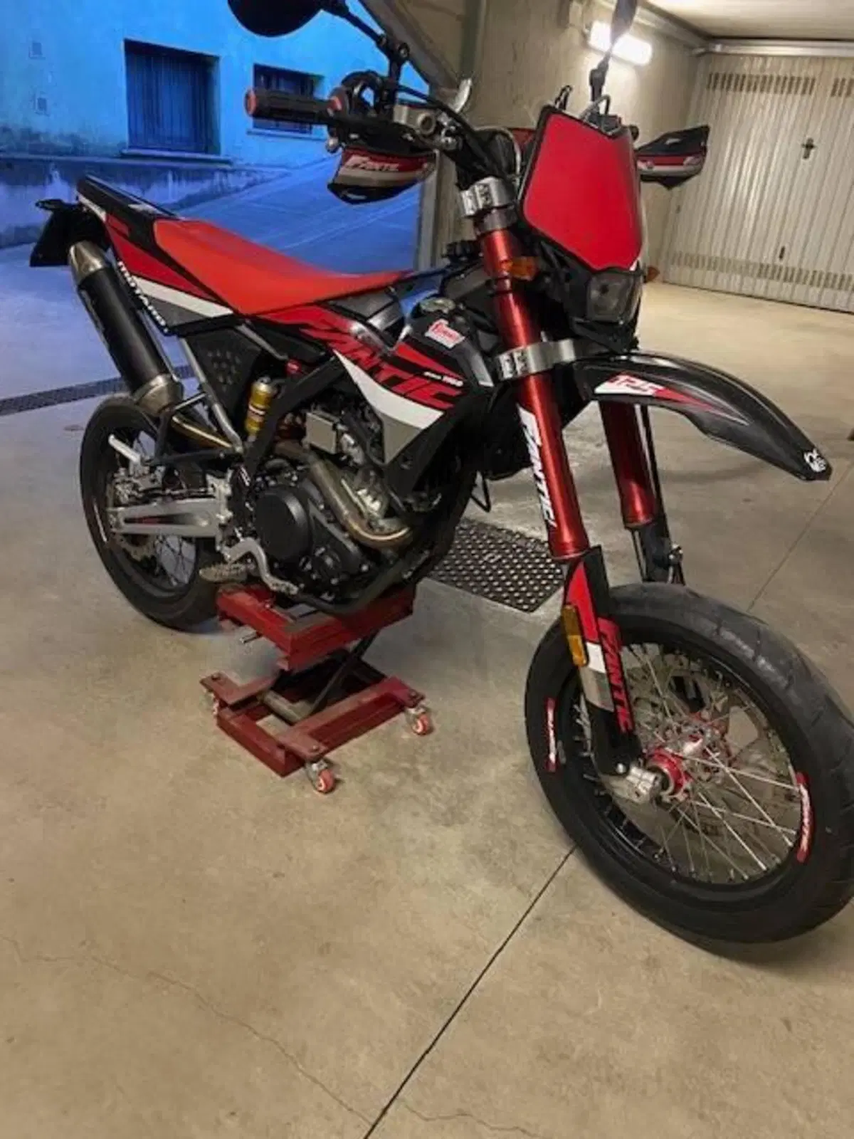 Fantic Motor Motard 125 Casa 4t (2019) (2)