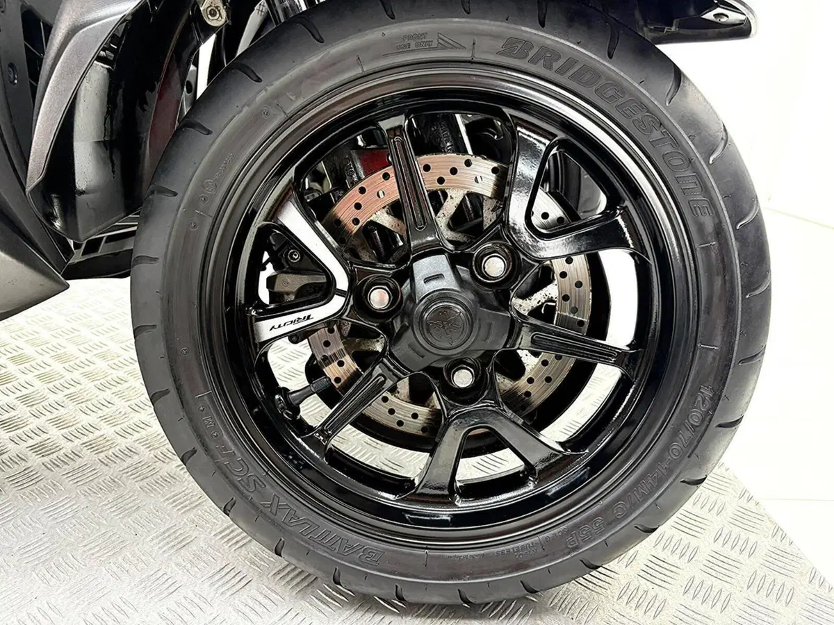 Yamaha Tricity 300 (2021 - 24) (10)