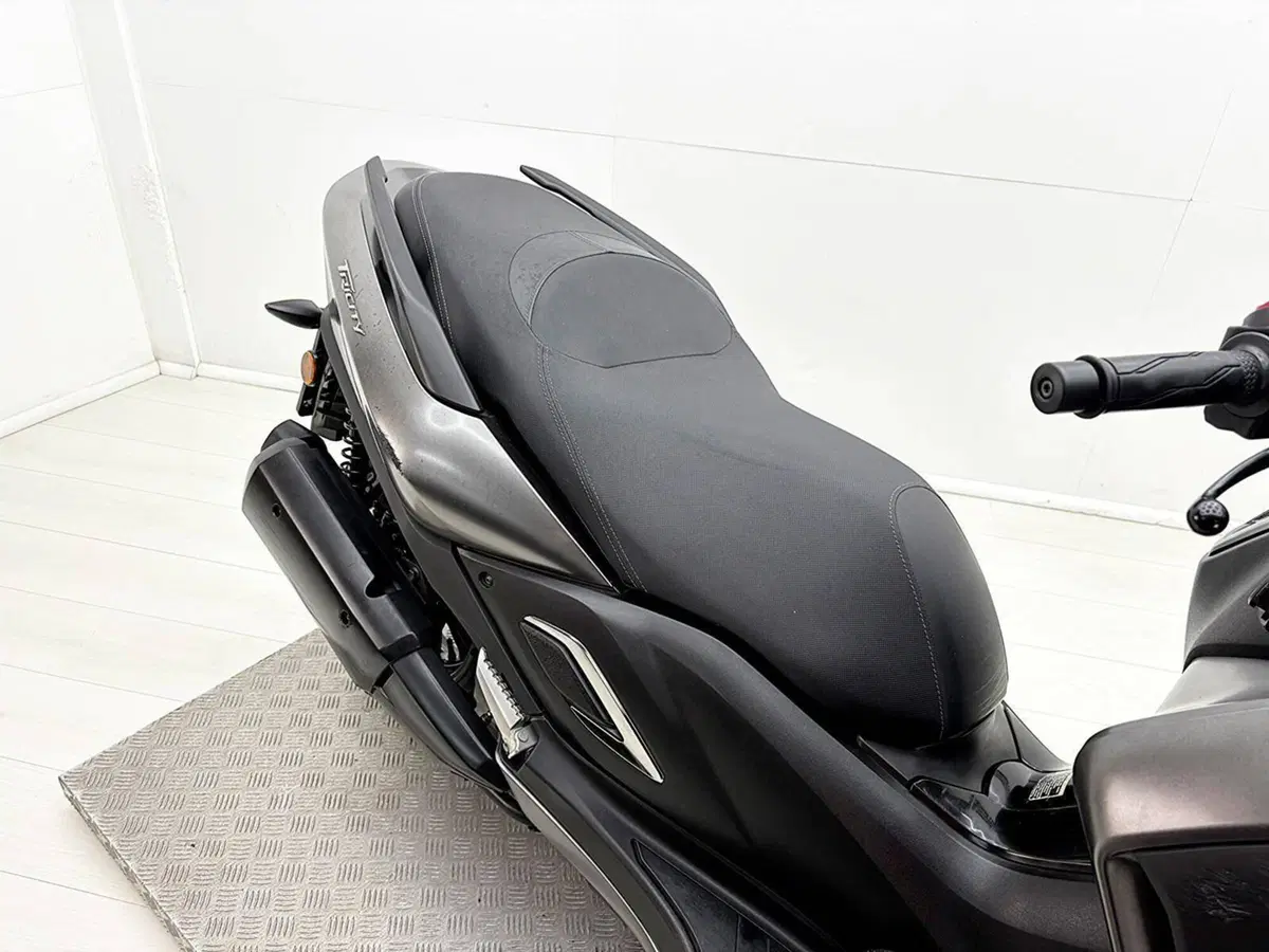 Yamaha Tricity 300 (2021 - 24) (17)