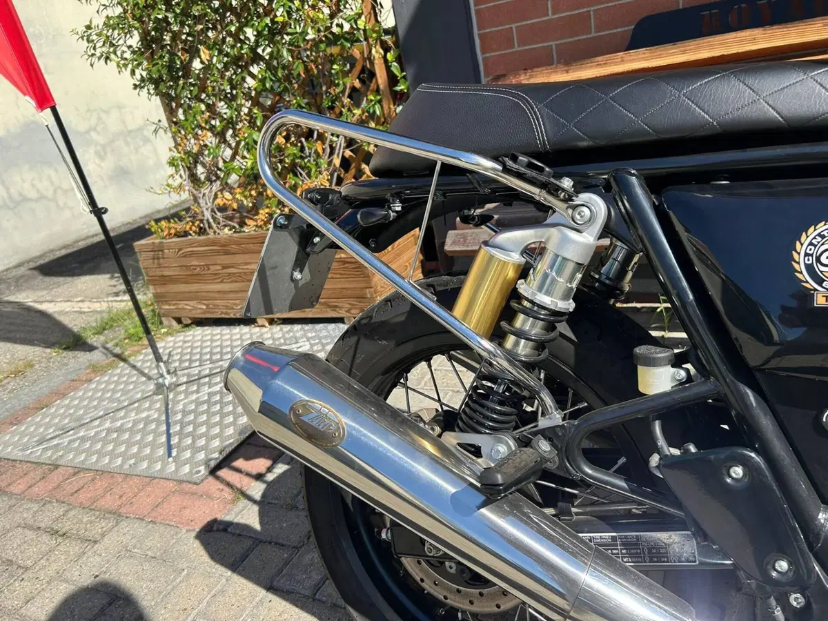 Royal Enfield Continental GT 650 Chrome (2020) (4)