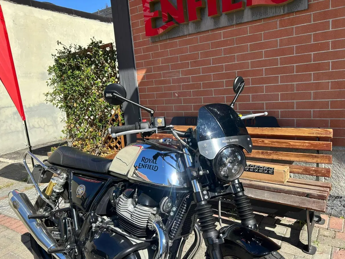 Royal Enfield Continental GT 650 Chrome (2020) (10)