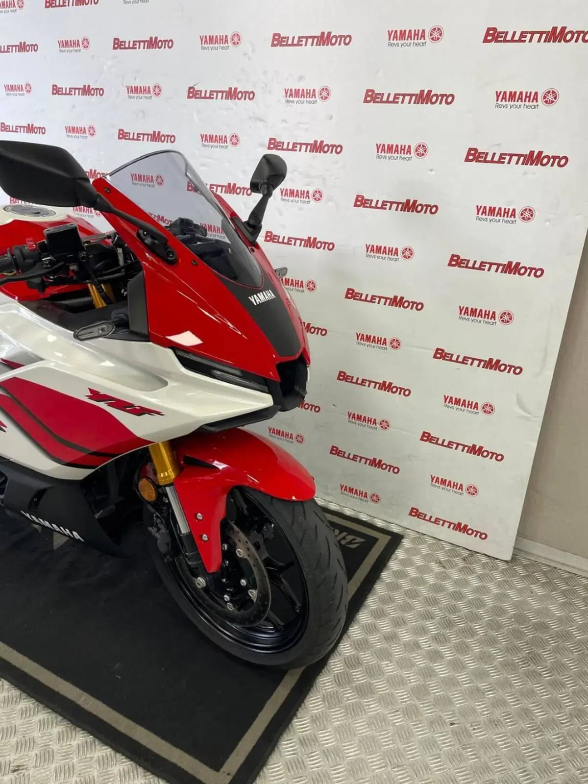 Yamaha YZF R3 70th (2026) (5)