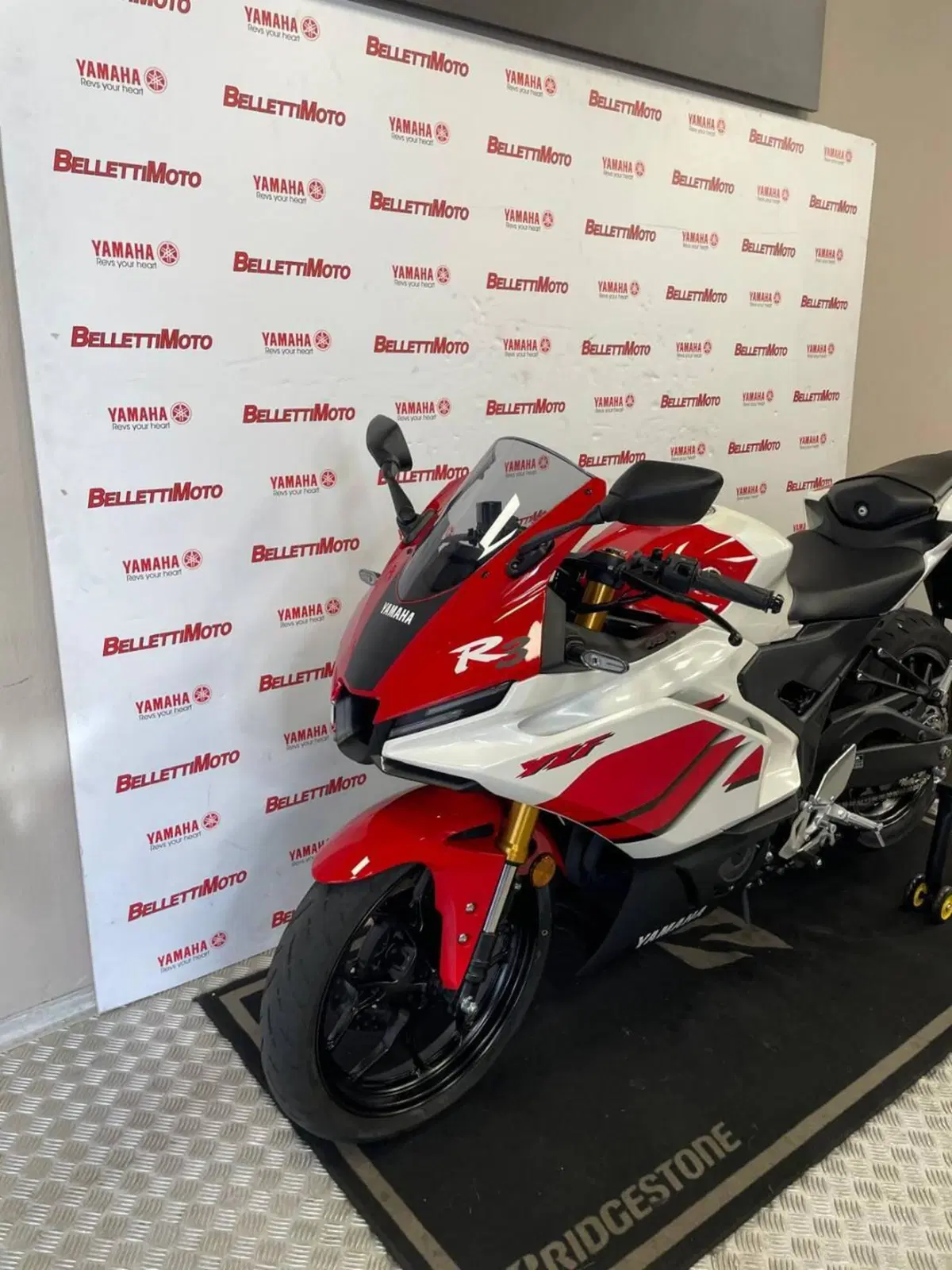 Yamaha YZF R3 70th (2026) (6)