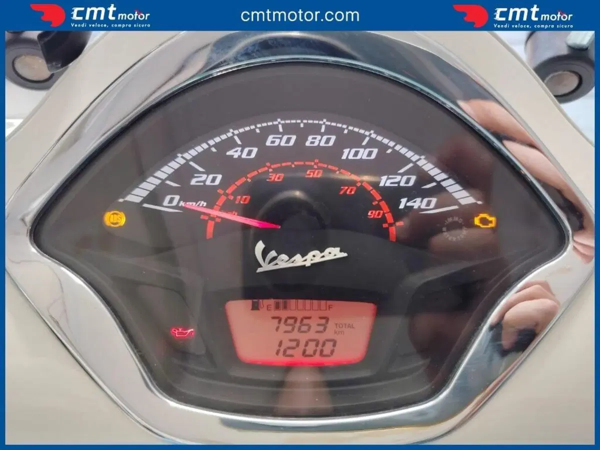 Vespa GTS 300 Super (2017 - 18) (2)