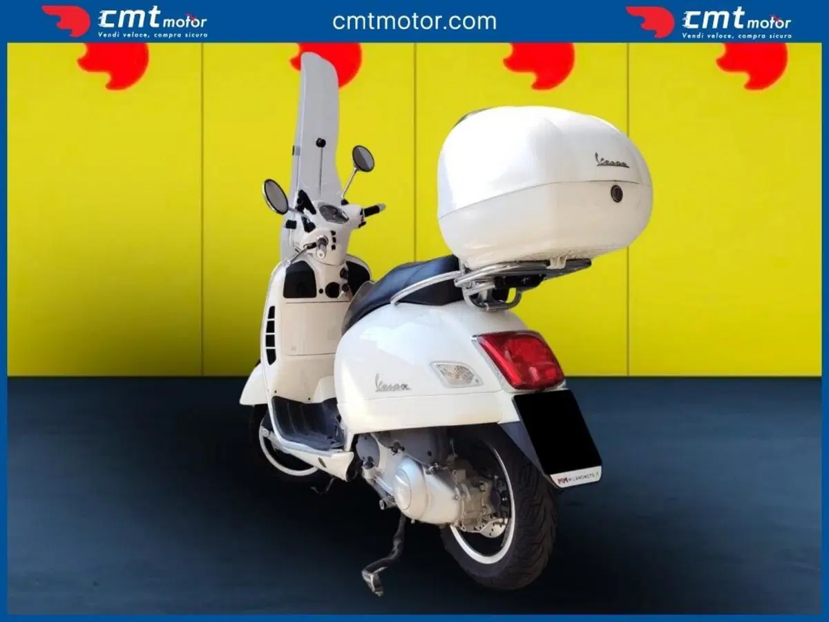 Vespa GTS 300 Super (2017 - 18) (3)