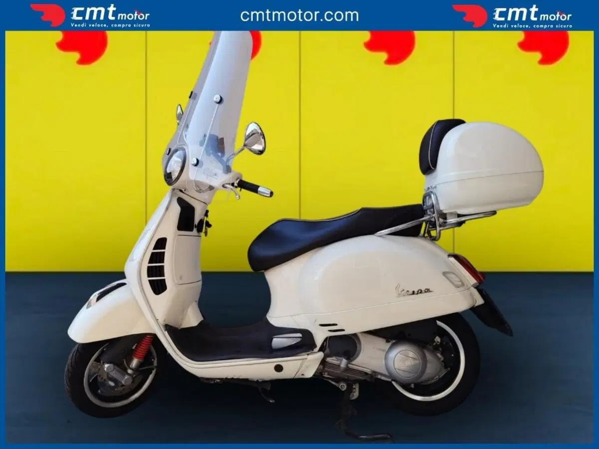 Vespa GTS 300 Super (2017 - 18) (4)