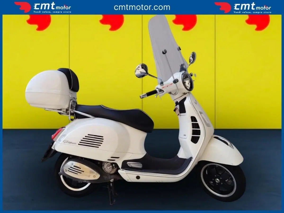Vespa GTS 300 Super (2017 - 18) (5)