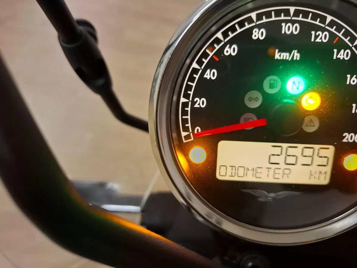 Moto Guzzi V7 850 Stone Special Abs (2021) (3)