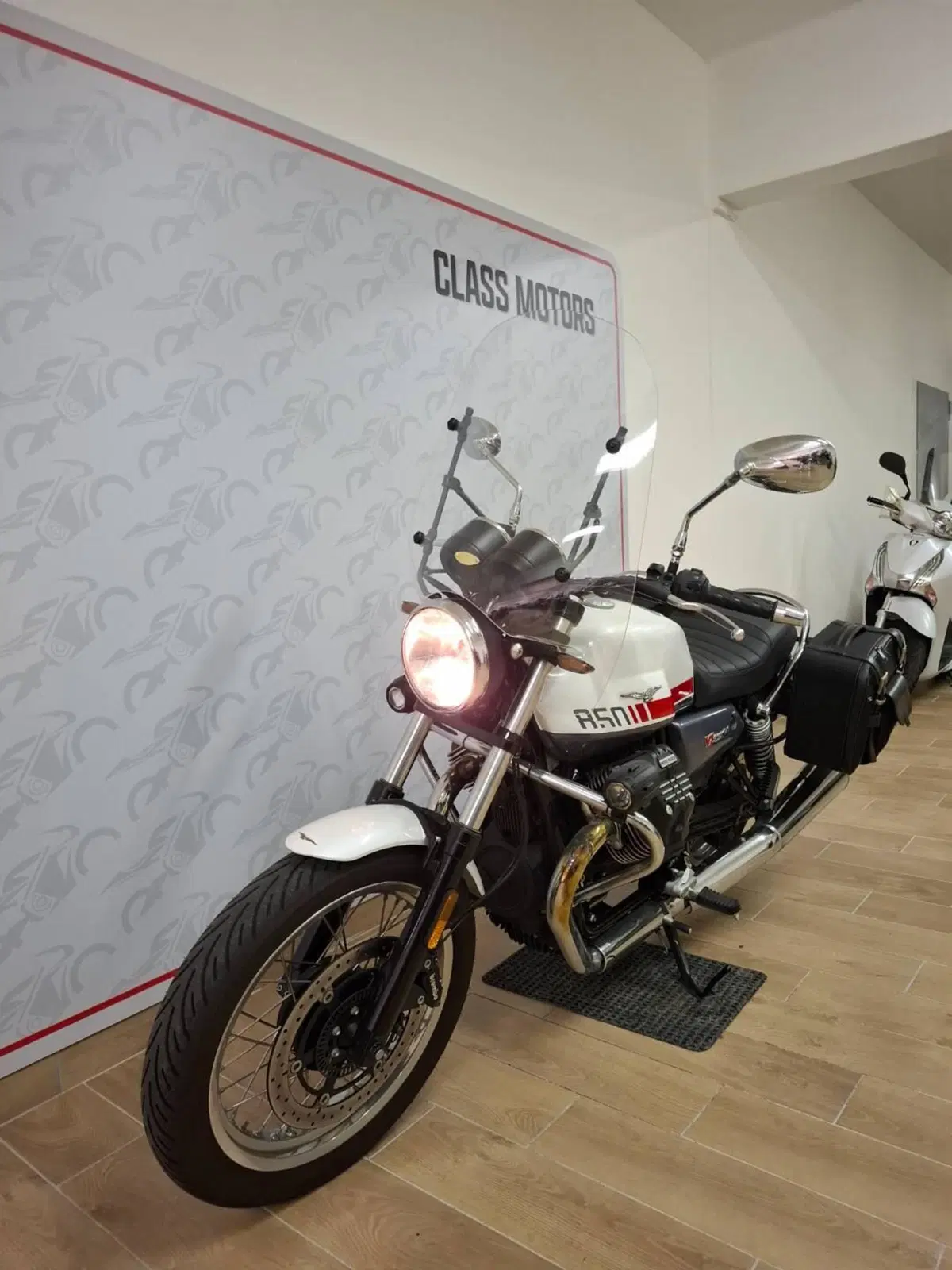 Moto Guzzi V7 850 Stone Special Abs (2021) (4)