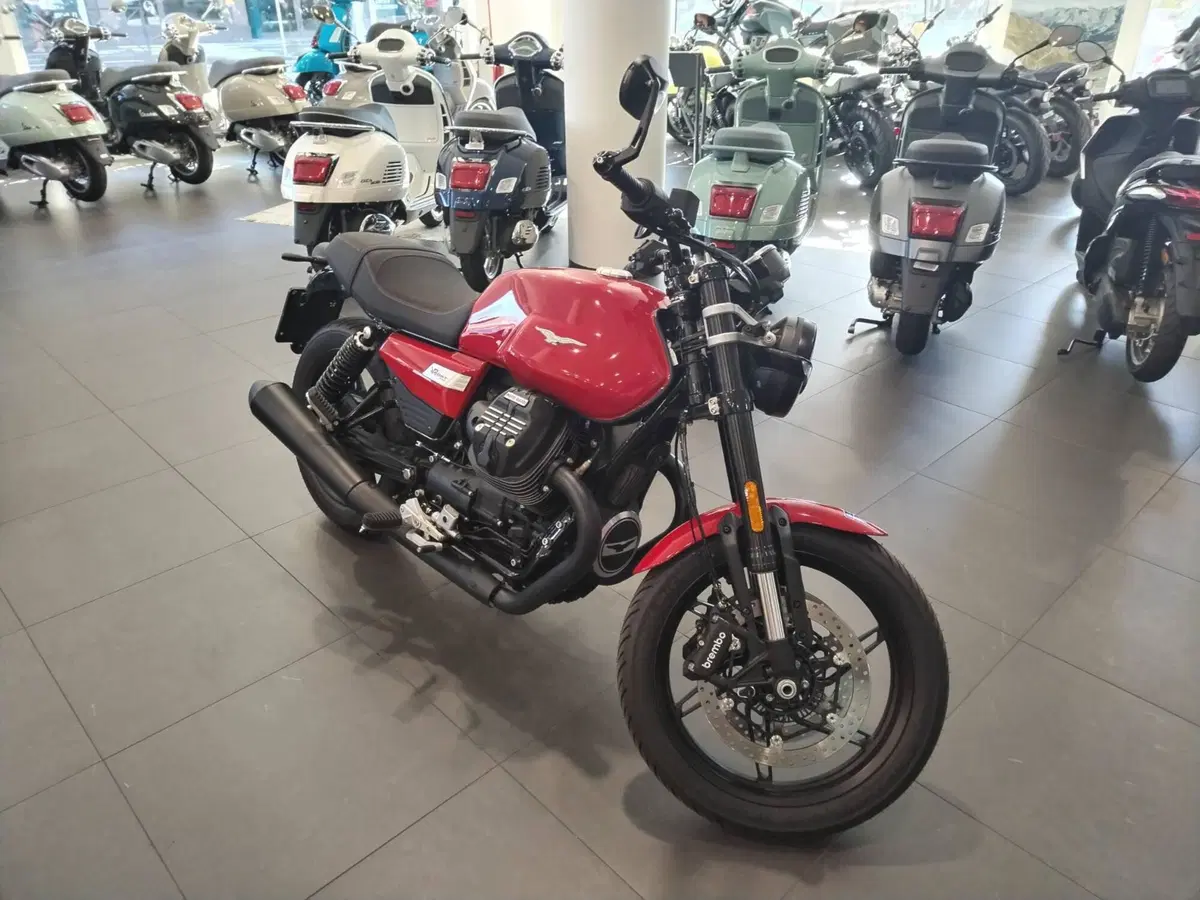 Moto Guzzi V7 Sport (2025 - 26) (3)