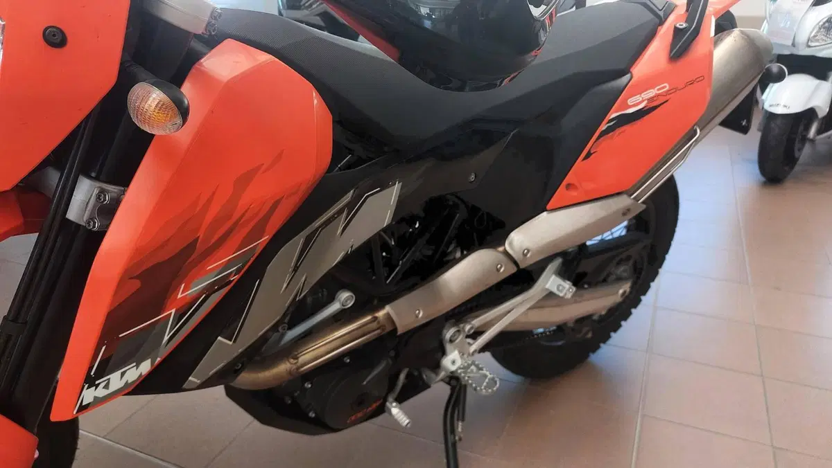 KTM 690 Enduro (2009 - 11) (2)