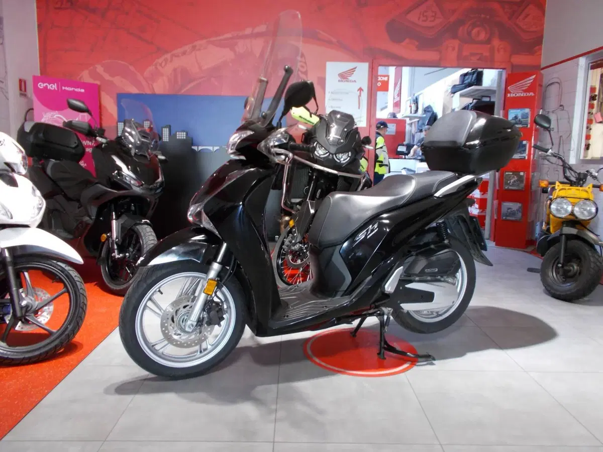 Honda SH 150i (2017 - 19) (2)