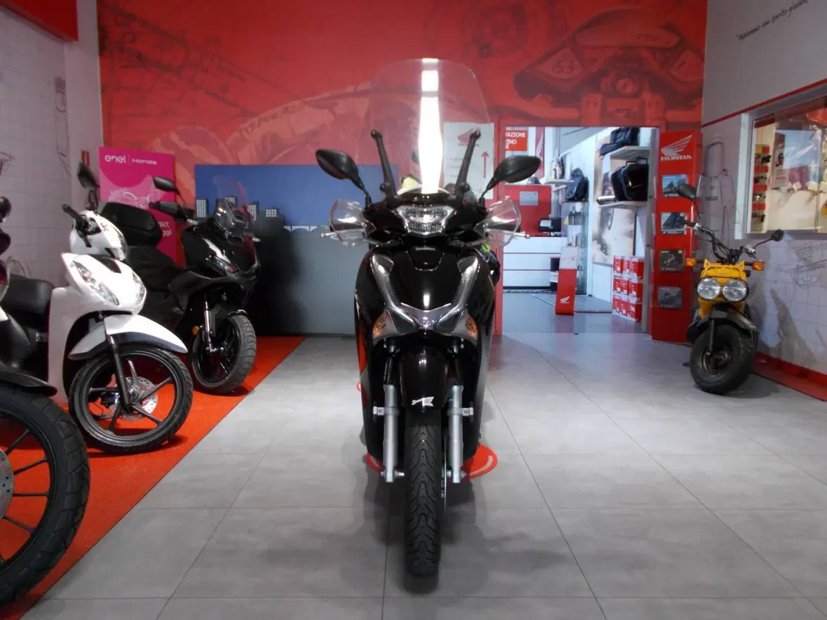 Honda SH 150i (2017 - 19) (7)