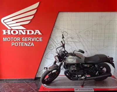 Moto Guzzi V7 Stone (2021 - 24) usata