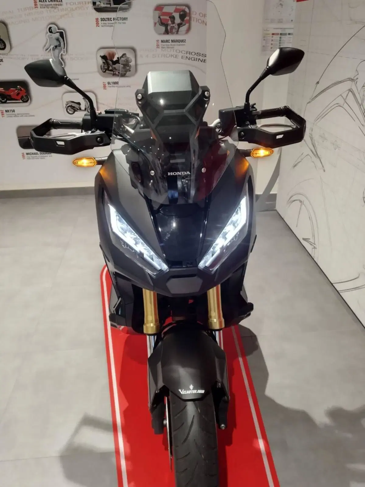 Honda X-ADV 750 DCT (2021 - 24) (4)