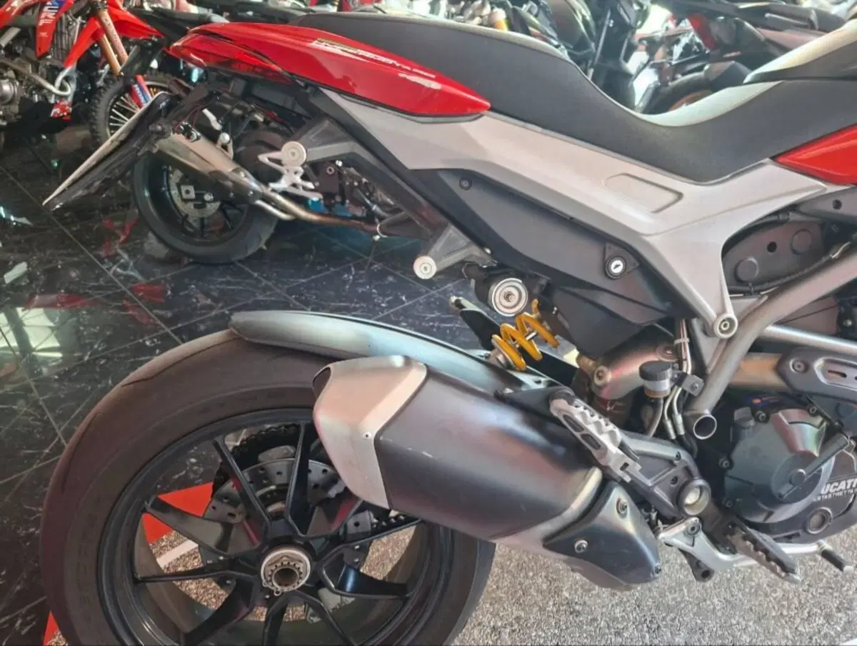 Ducati Hypermotard 821 (2013 - 15) (5)