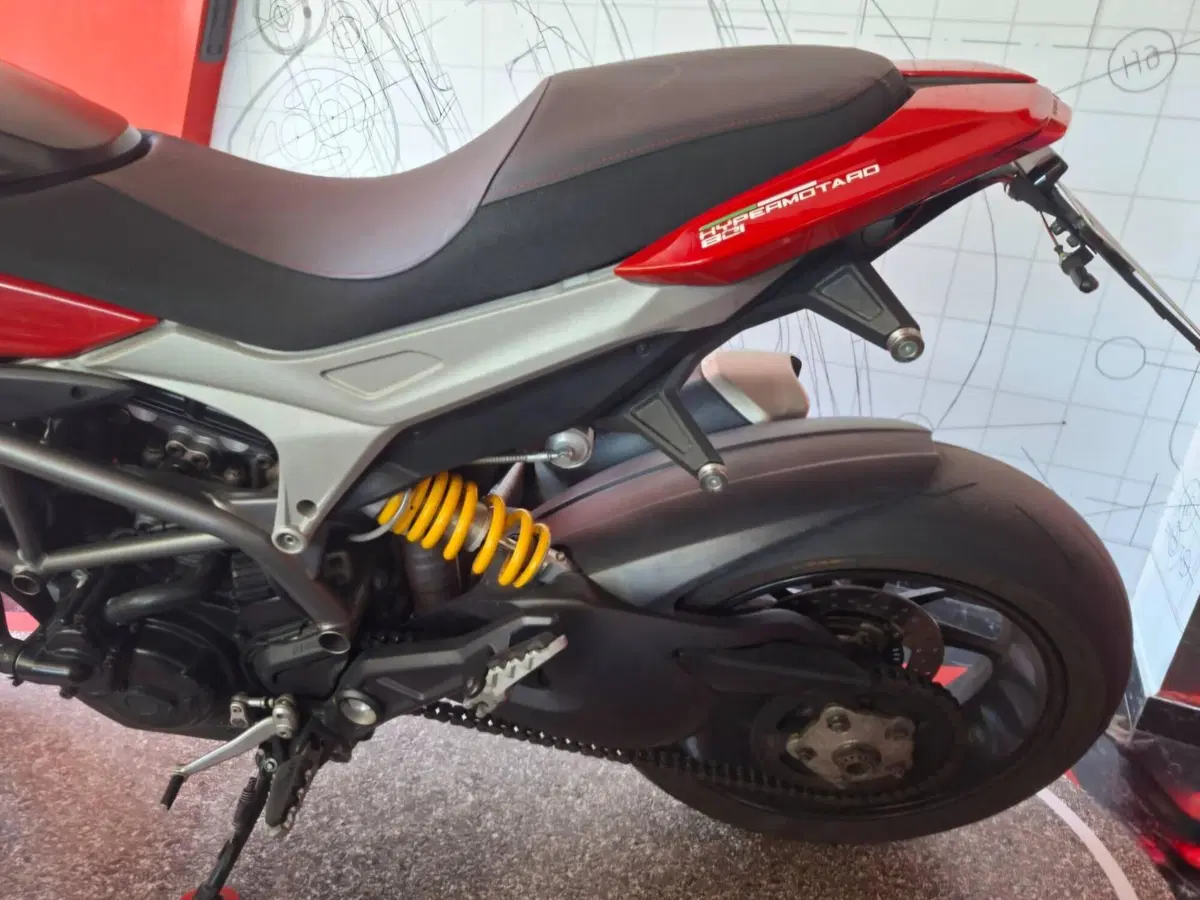 Ducati Hypermotard 821 (2013 - 15) (6)