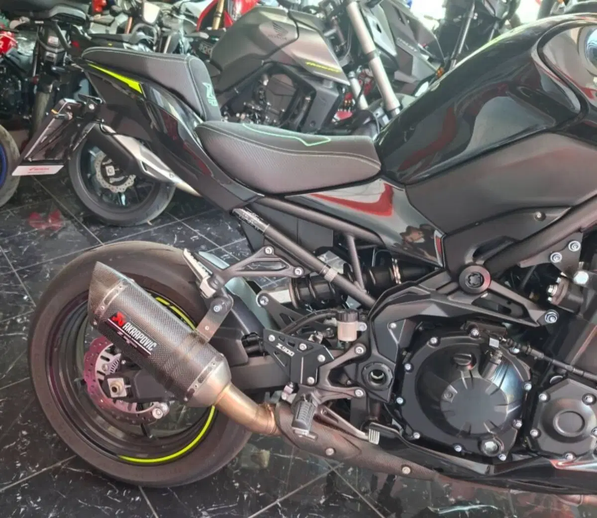 Kawasaki Z 900 (2021 - 24) (6)