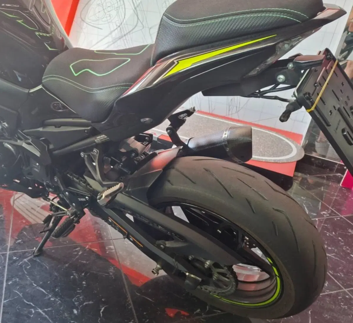 Kawasaki Z 900 (2021 - 24) (8)