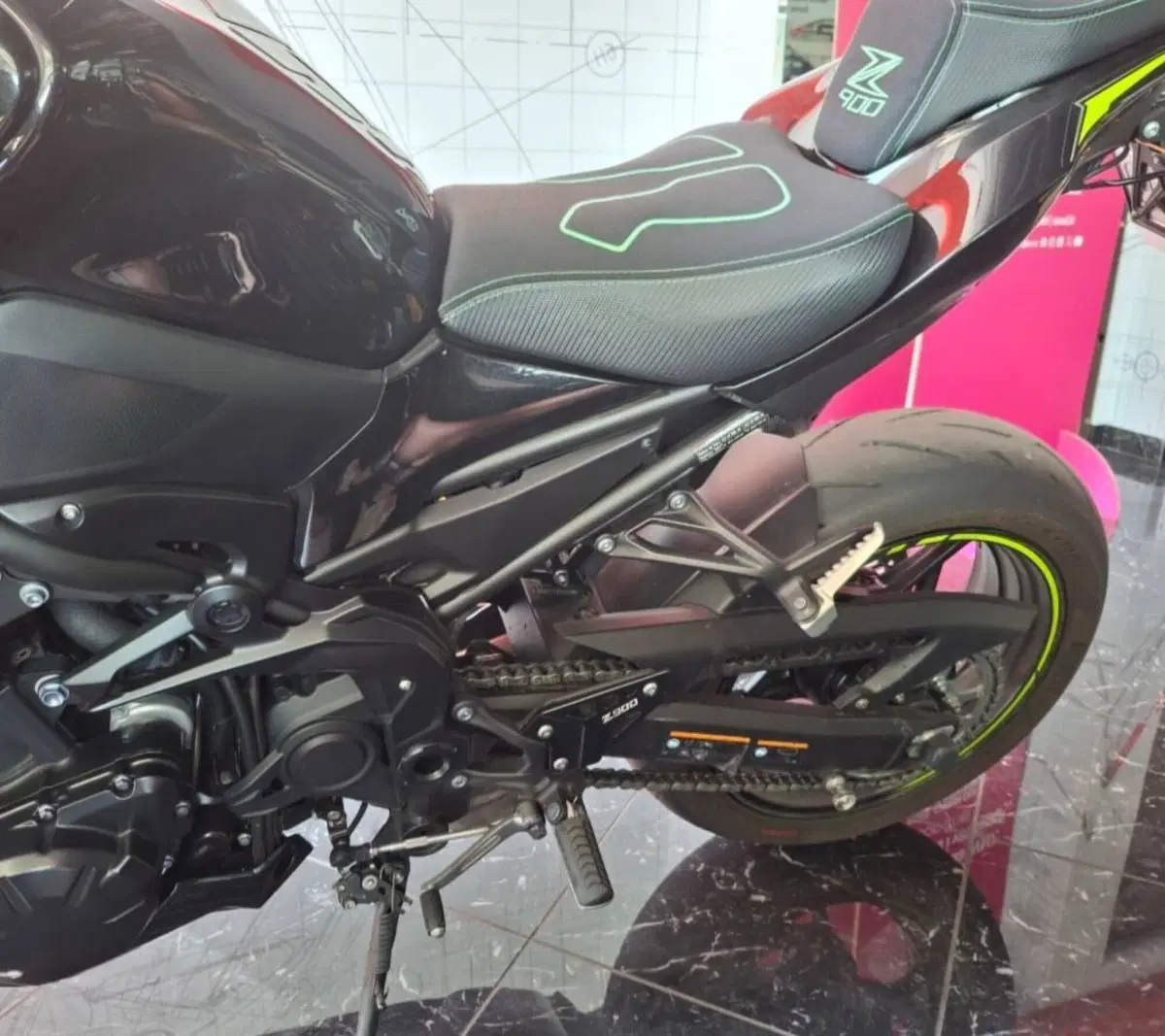 Kawasaki Z 900 (2021 - 24) (9)