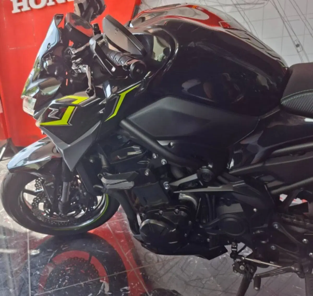 Kawasaki Z 900 (2021 - 24) (10)