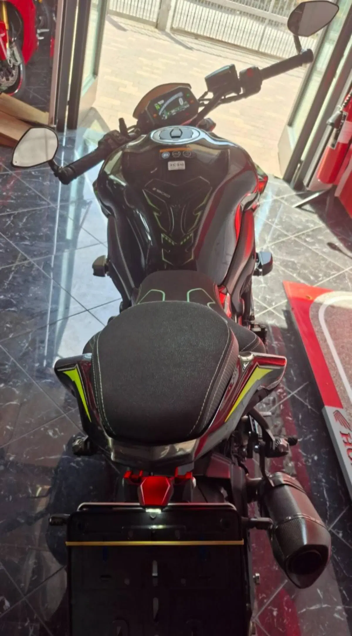 Kawasaki Z 900 (2021 - 24) (12)