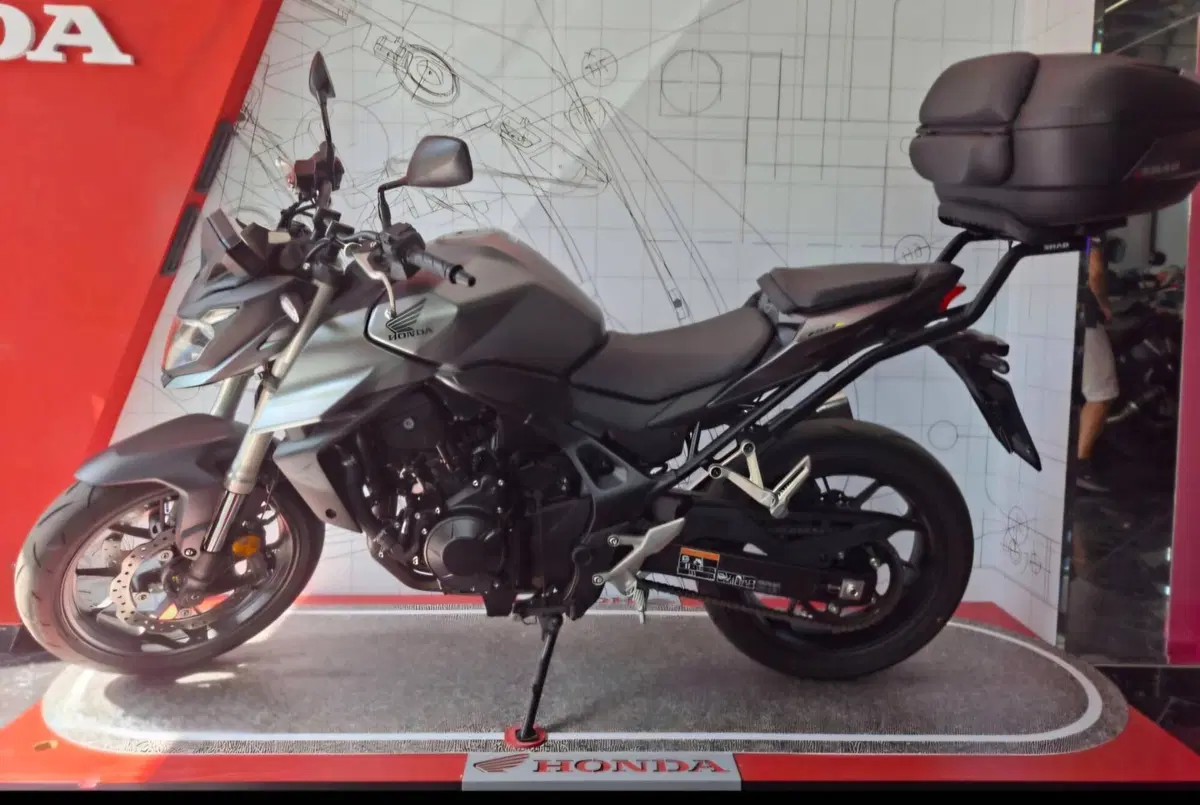 Honda CB 750 Hornet (2023 - 24) (2)