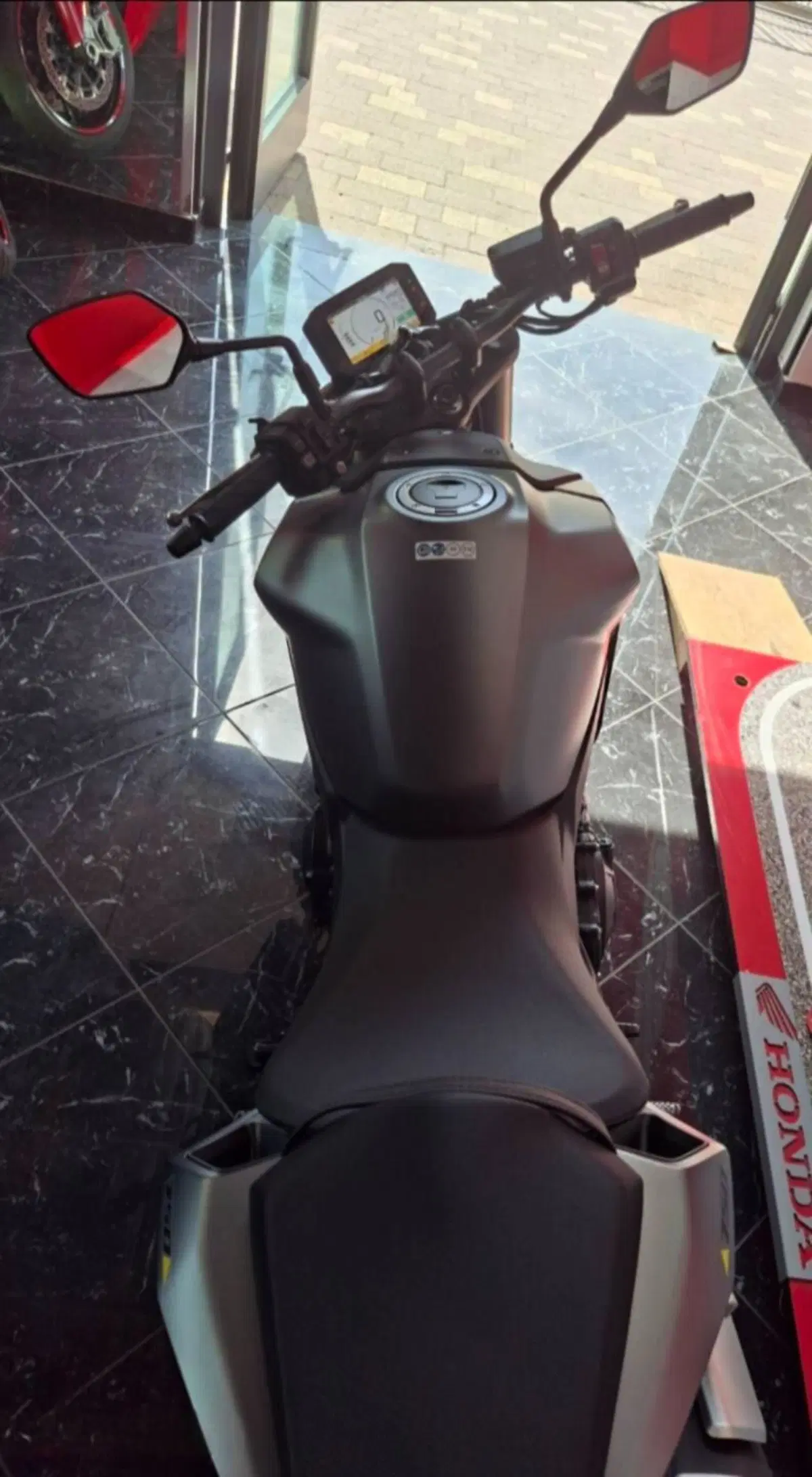 Honda CB 750 Hornet (2023 - 24) (13)