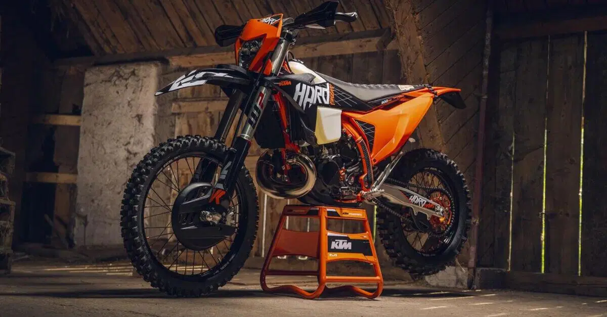 KTM 300 EXC Hardenduro 2027: la due tempi pensata per l’estremo