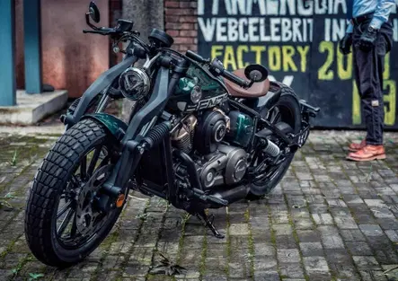 Benda Napoleon Bob 125: la bobber V-Twin arriva anche per chi ha la patente A1