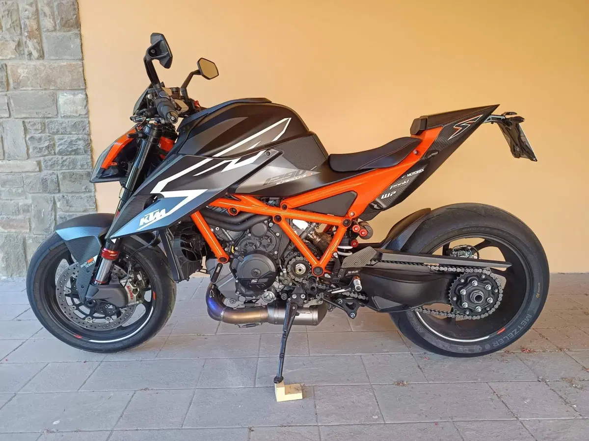 KTM 1290 Super Duke RR (2023) (3)