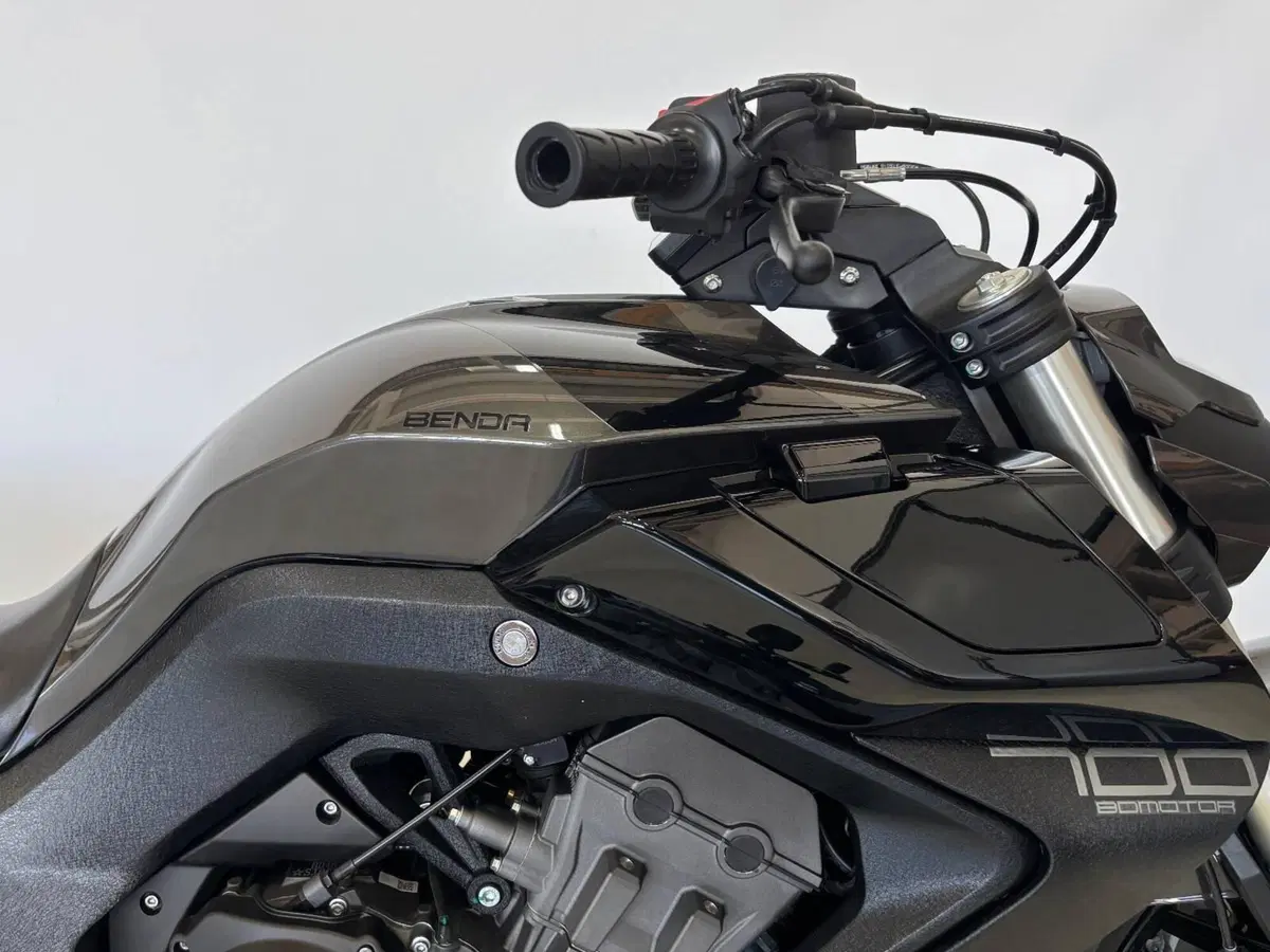Benda Motorcycles LFC 700 Pro (2026) (2)