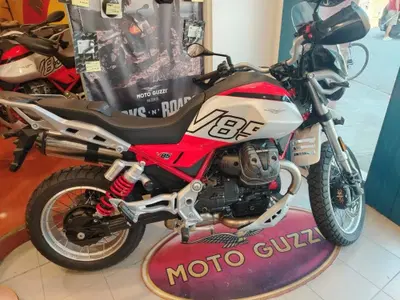 Moto Guzzi V85 TT (2024 - 26) usata