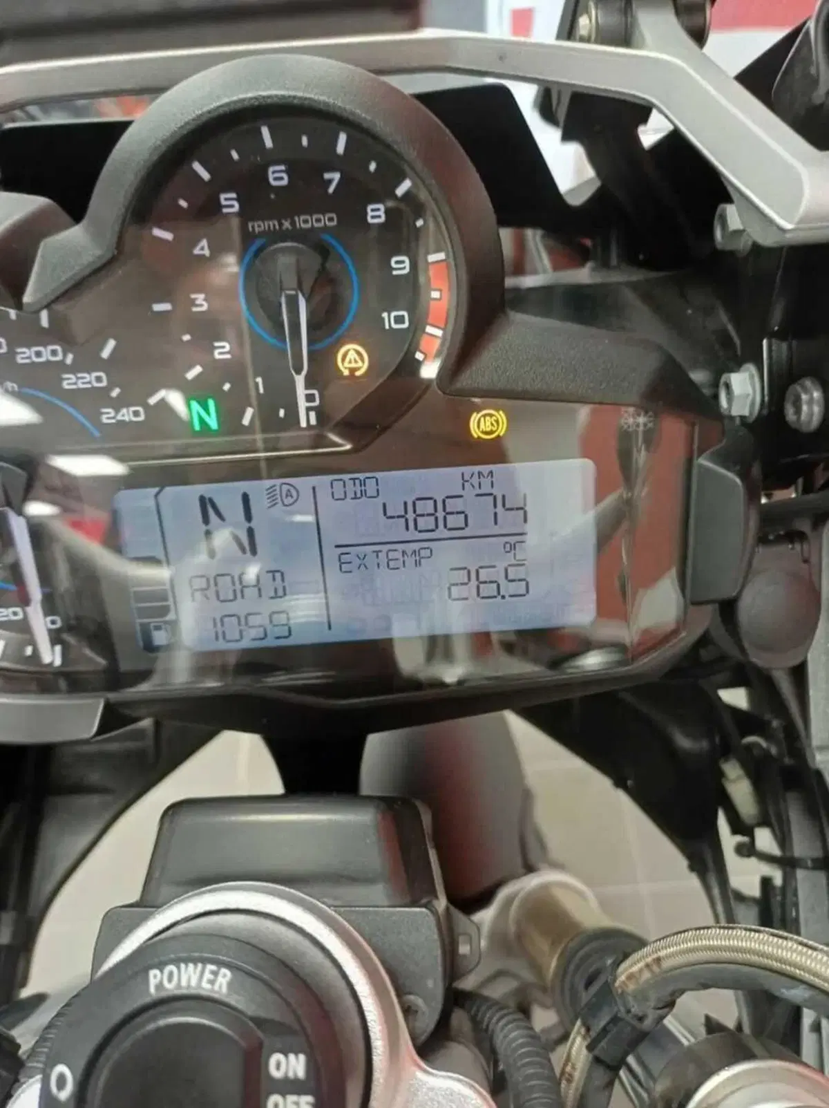 BMW R 1200 GS del 2017: l'usato del giorno per chi cerca un classico, pronto a tutto (7)