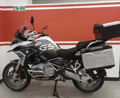 BMW R 1200 GS del 2017: l'usato del giorno per chi cerca un classico, pronto a tutto